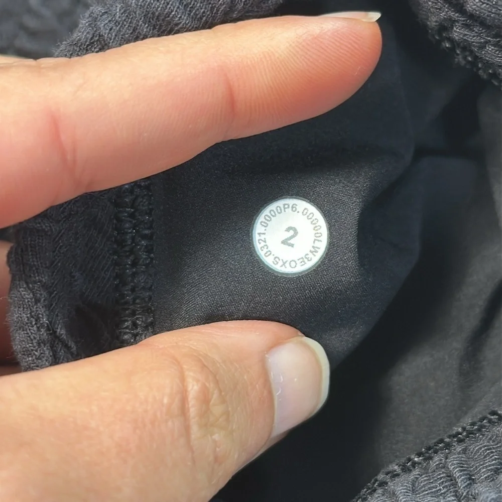 Lululemon Rippled V-Neck Pullover Black